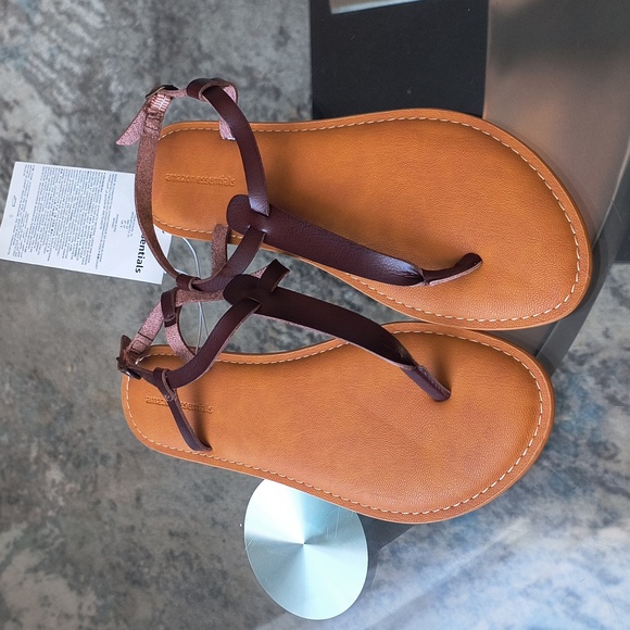 Amazon Essentials Women's - Picture 2 of 7